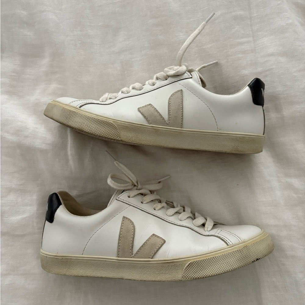 Veja women’s sneakers size 7